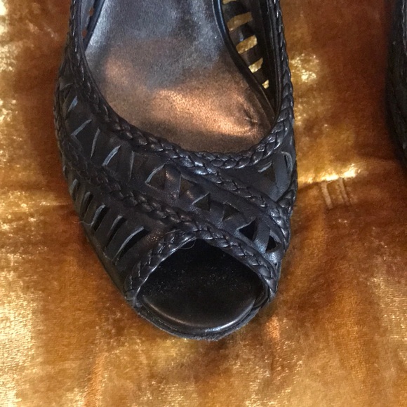 Guess 9 Black Leather Peep Toe Pumps Cut Out - Picture 3 of 6